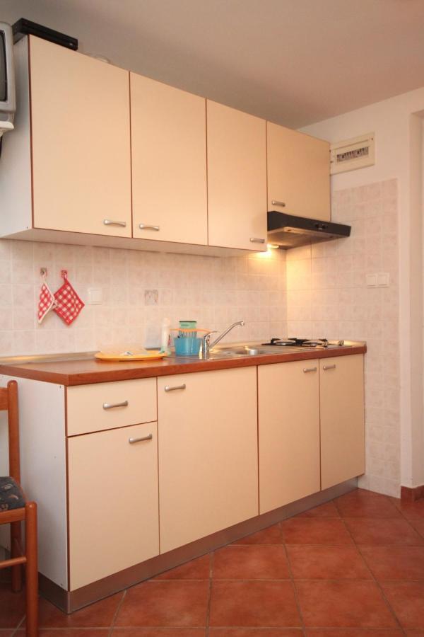 Apartments With A Parking Space Umag - 7039 Exterior foto