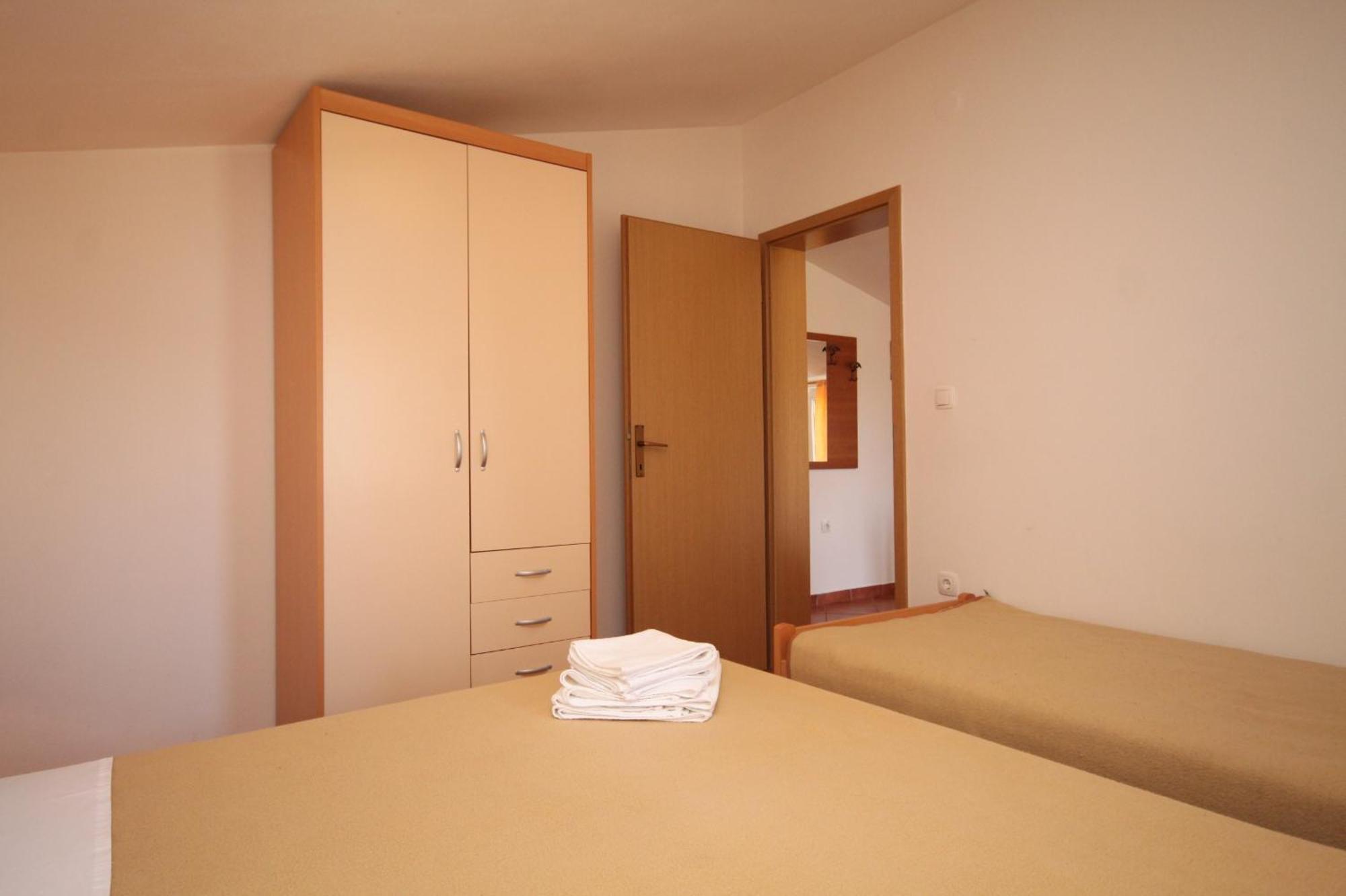 Apartments With A Parking Space Umag - 7039 Quarto foto